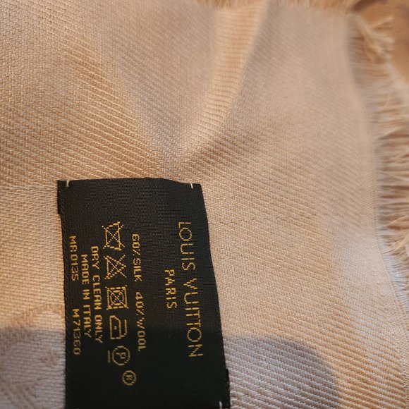 New Louis Vuitton Shawl - Picture 3 of 3